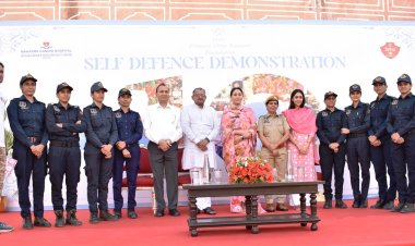 2500 girl students learn self defense skills from Nirbhaya Squad at city palace
